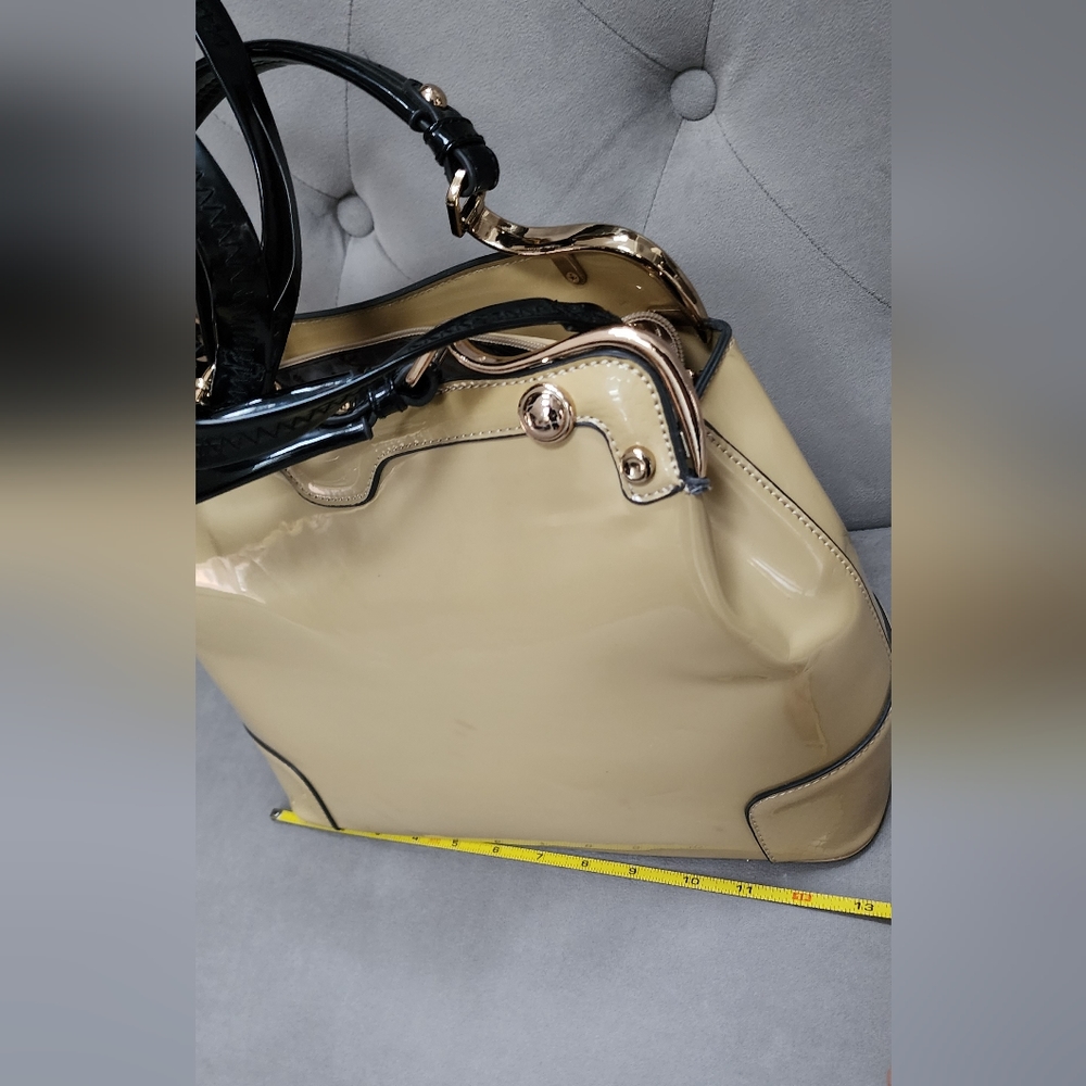 Tan Purse ๐ - Picture 7 of 8